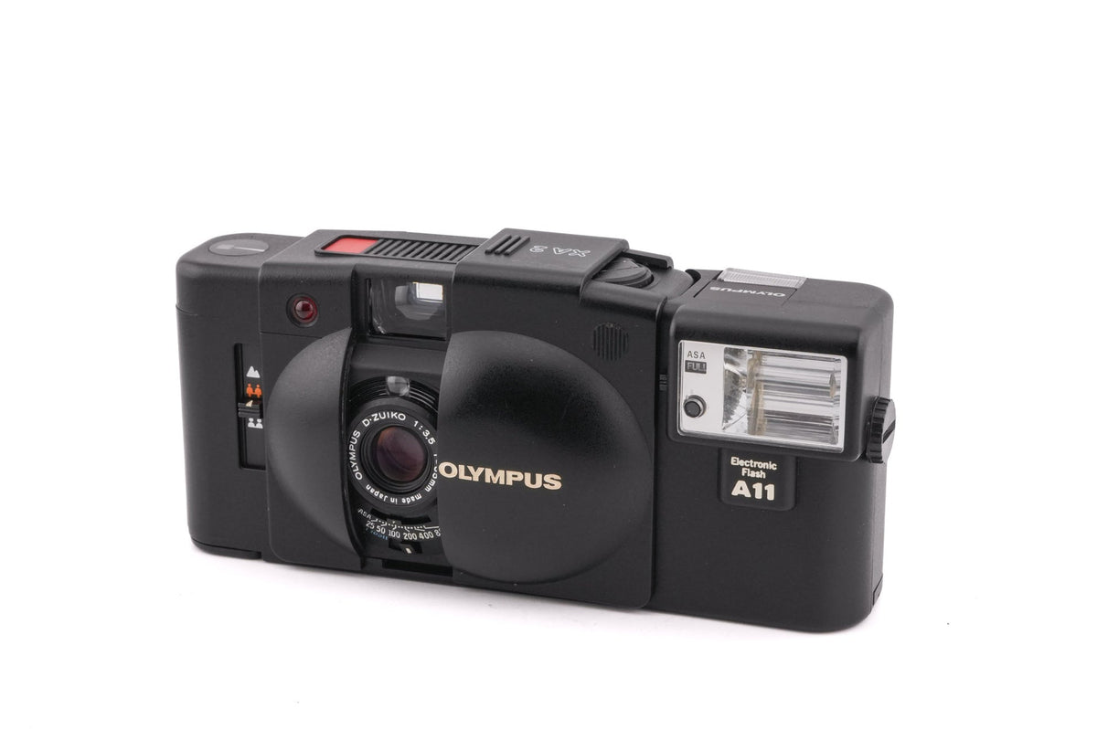 Olympus XA2 + A11 Electronic Flash · imagen principal