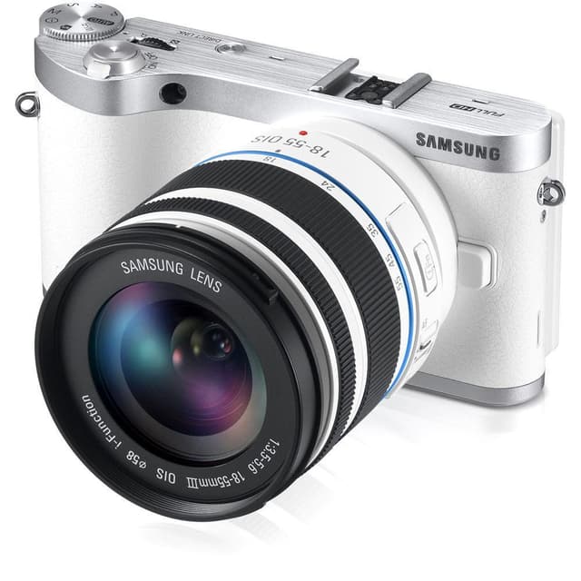 SLR NX1000 - White + Samsung Lens 18-55 mm f/3.5-5.6 OIS III + Samsung Lens 50-200 mm f/4-5.6 ED OIS II f/3.5-5.6 + f/4-5.6 · main image