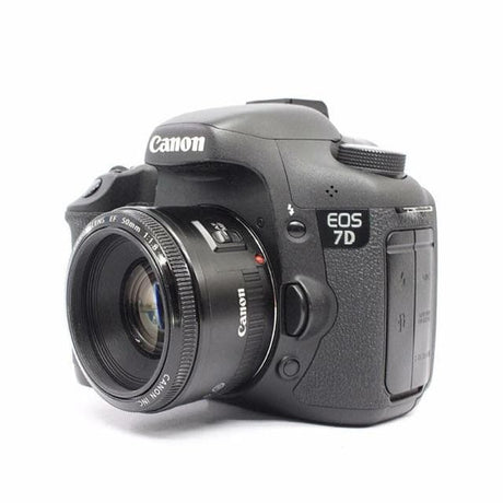 Reflex EOS 7D - Black + Canon EF 50mm f/1.8 II f/1.8 