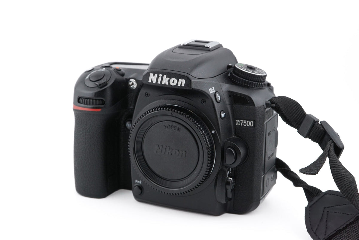 Nikon D7500 (Cuerpo) · imagen principal