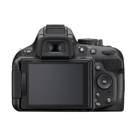SLR D5200 - Black + Nikon AF-S DX Nikkor 18-55mm f/3.5-5.6G ED f/3.5-5.6 