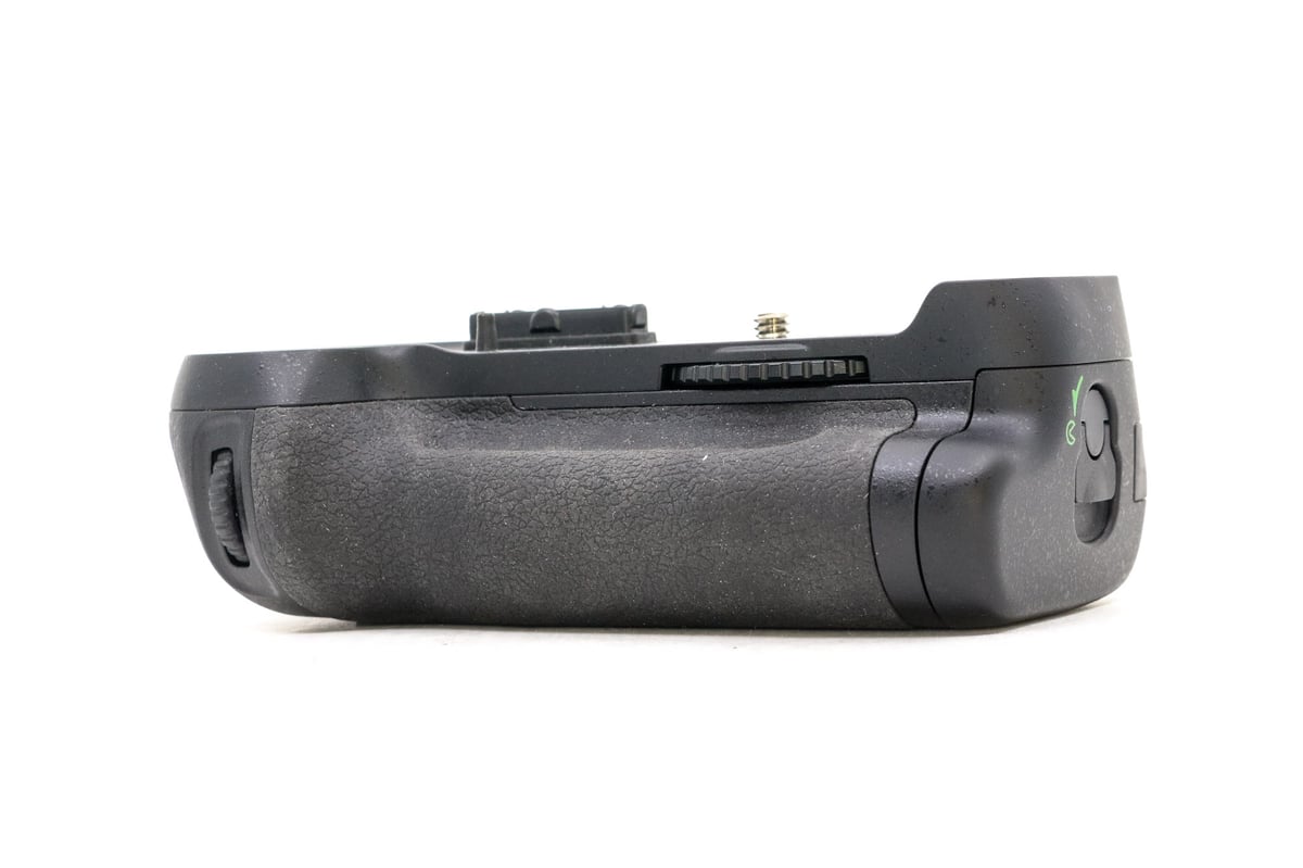 Nikon MB-D12 Battery Grip · main image