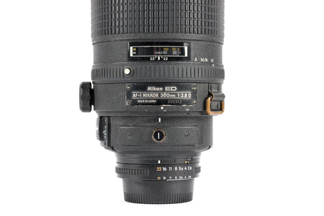 Nikon AF-I Nikkor 300mm f/2.8D IF-ED 