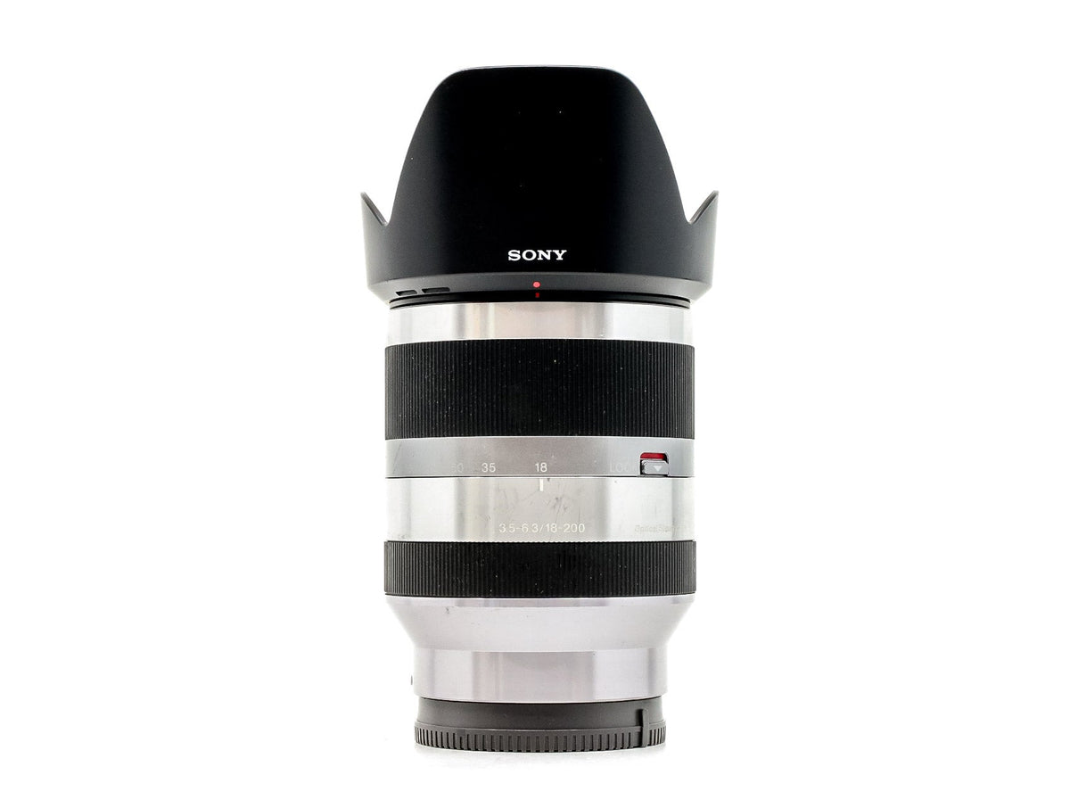 Sony E 18-200mm f/3.5-6.3 OSS · imagen principal