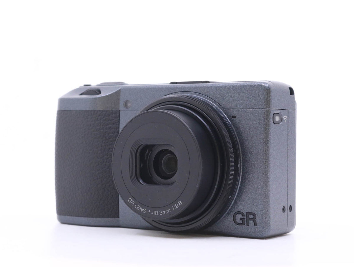 Ricoh GR III · imagen principal
