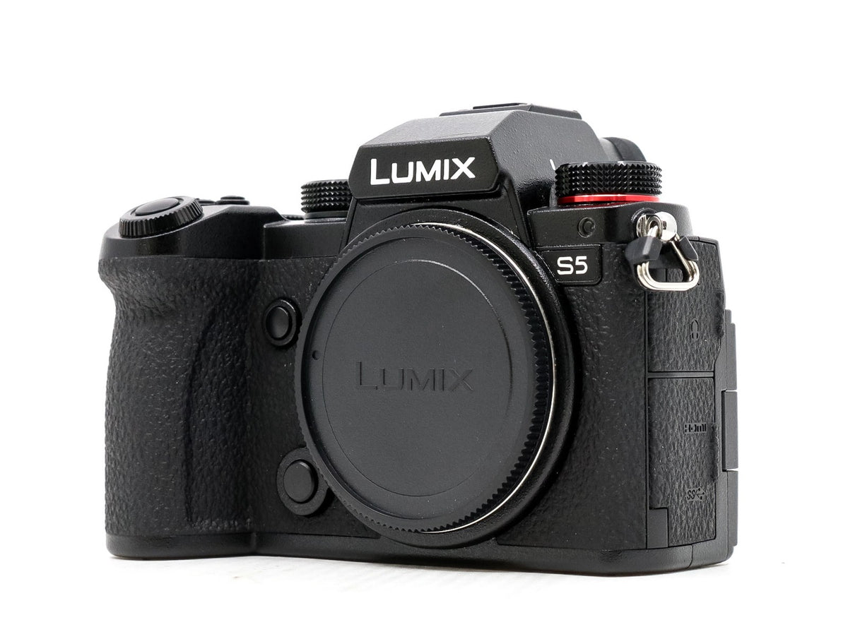 Panasonic Lumix DC-S5 · main image
