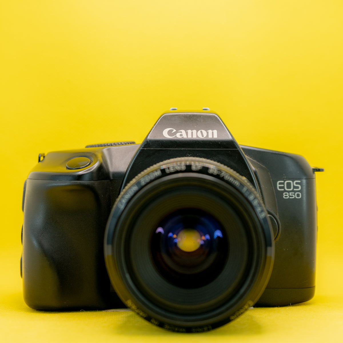 Canon EOS 850 + 35-70 F3.5 - 5.6 - Cameră analogică reflex 35mm SLR vintage · imagen principal
