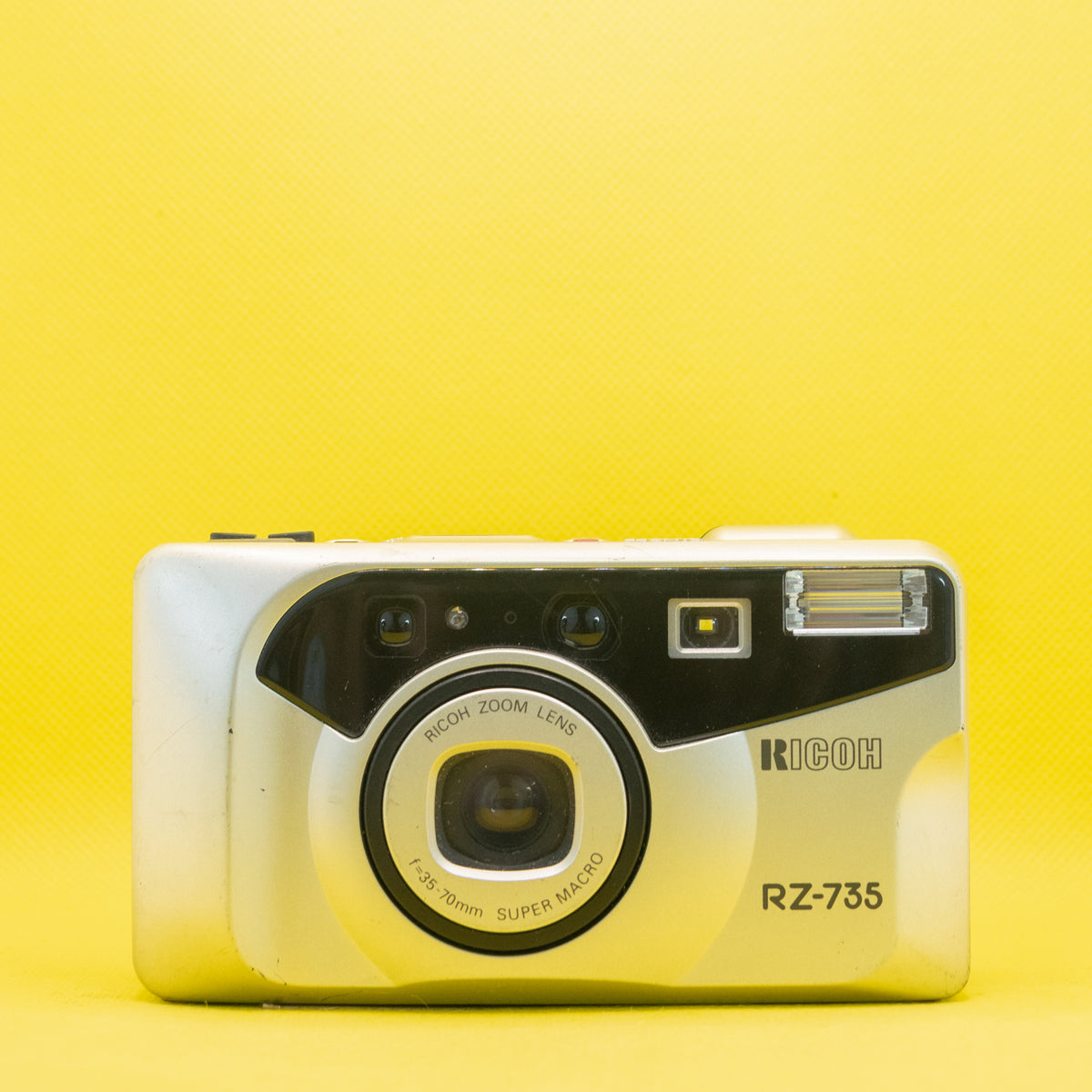Ricoh RZ-735 - 35mm Compact Film Camera · imagen principal